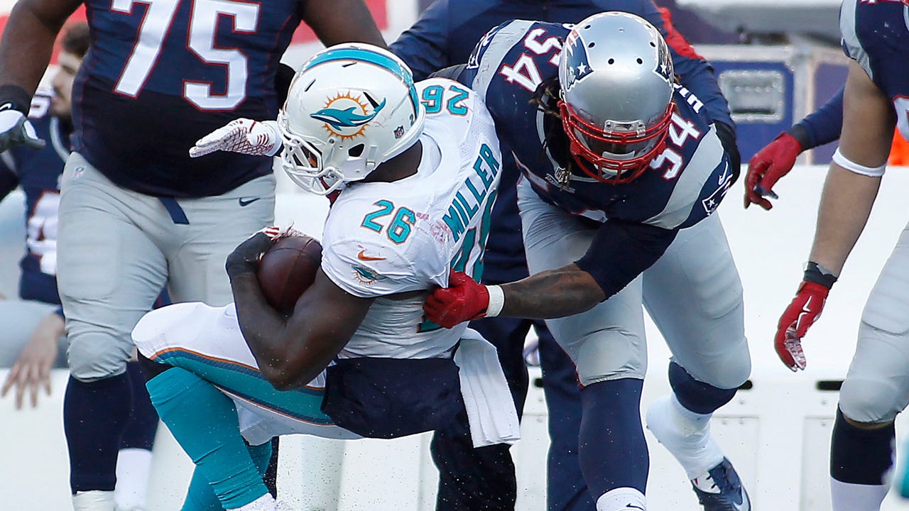 Dolphins fall apart in 2nd half, playoff hopes take shot with loss to Patriots